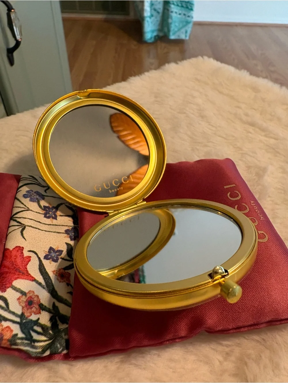 Gucci beauty compact
